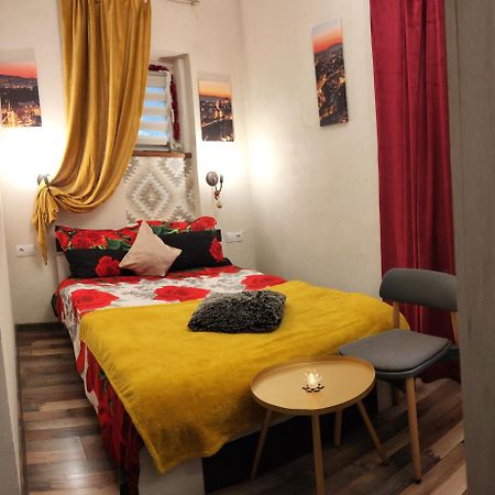 Old City Romantic Studio Braşov Habitación foto